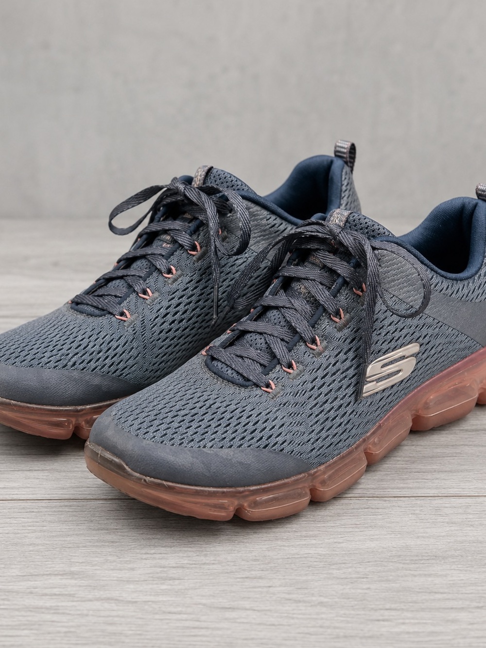 Skechers Air -Cooled Women’s Size 10 Navy Athletic Sneakers with Brown Sole